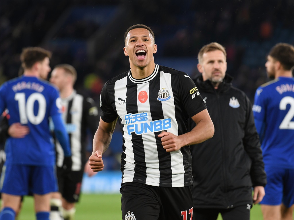 回顾英超历史，不乏球队在低谷中实现逆袭的