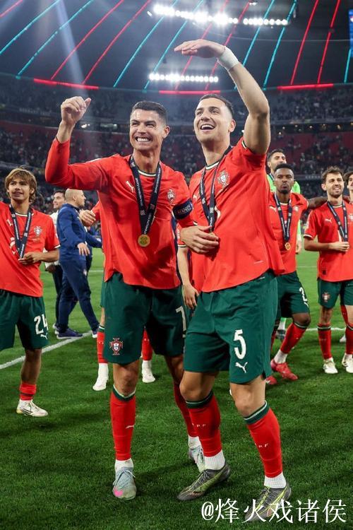 欧国联-达洛特建功+对手乌龙 葡萄牙2-1战胜克罗地亚 欧国联-达洛特建功+对手乌龙 葡萄牙2-1战胜克罗地亚